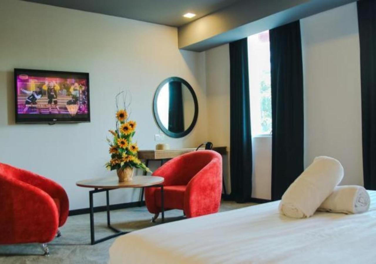 Hotel Pi Ipoh Esterno foto